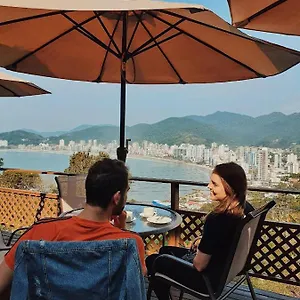 https://hotel-pousada-7-mares.santa-catarina-brasil.com