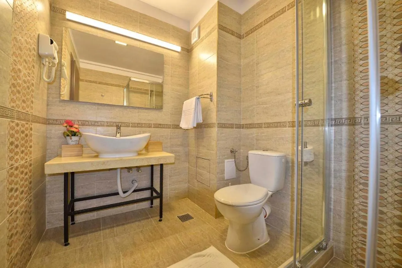 Amadeus Residence Bucureşti 0*,  România